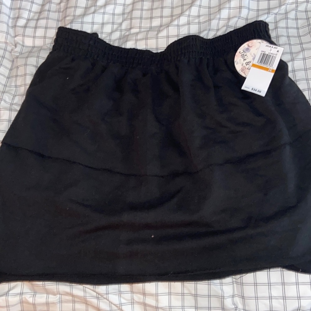 Black Pull on short skirt